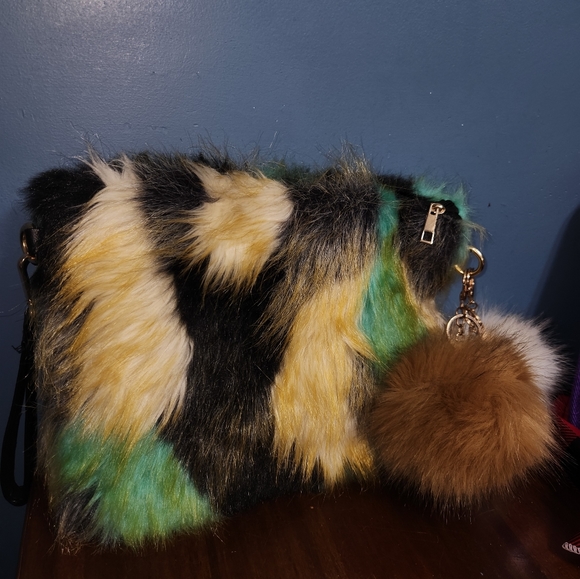 Faux fur clutch bag / cosmetic bag - green/black/yellow - large size - 12x10 - Picture 4 of 7